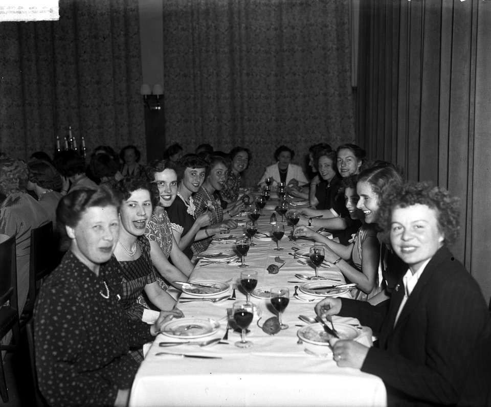 Diner Hockey Pomona, Bestanddeelnr 903-9077