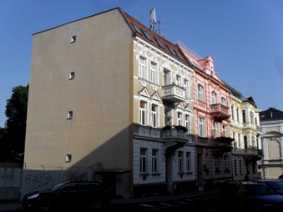 Domy poblíž kostela sv. Alžběty