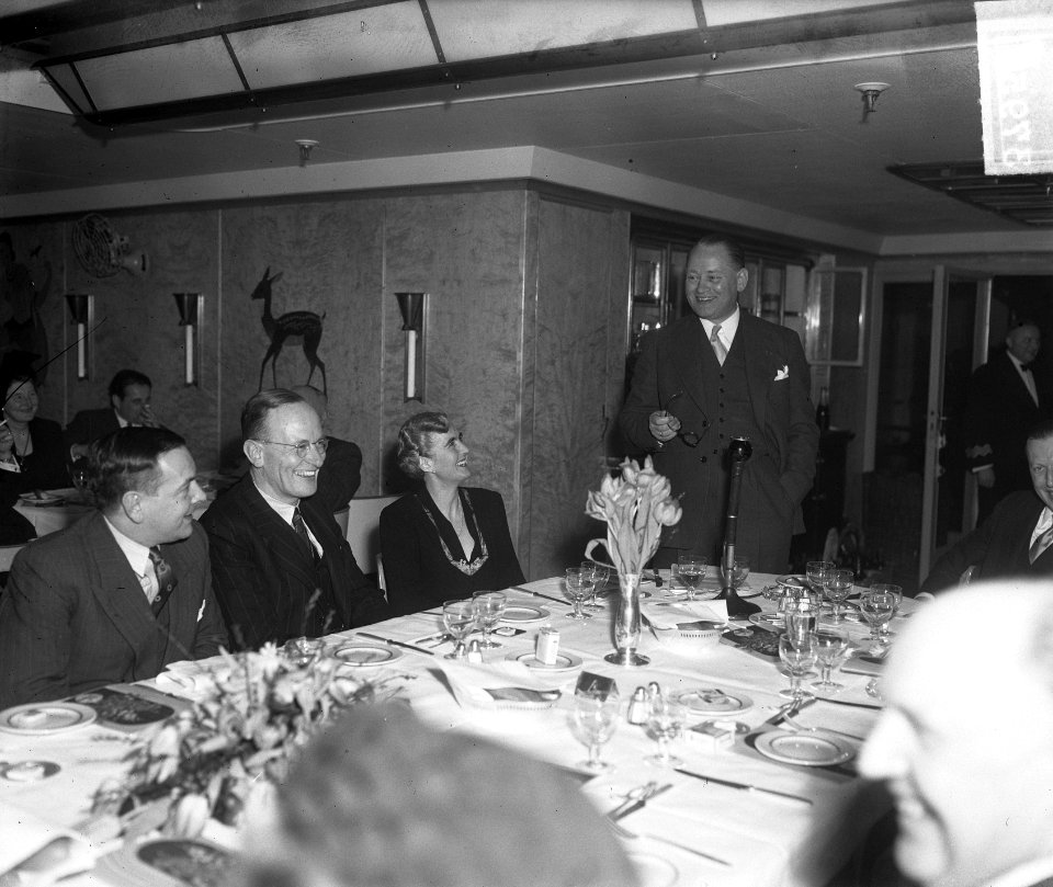 Diner Buitenlandse Persvereniging aan de Westerdam. Toespraak Minister Stikker, Bestanddeelnr 903-7951