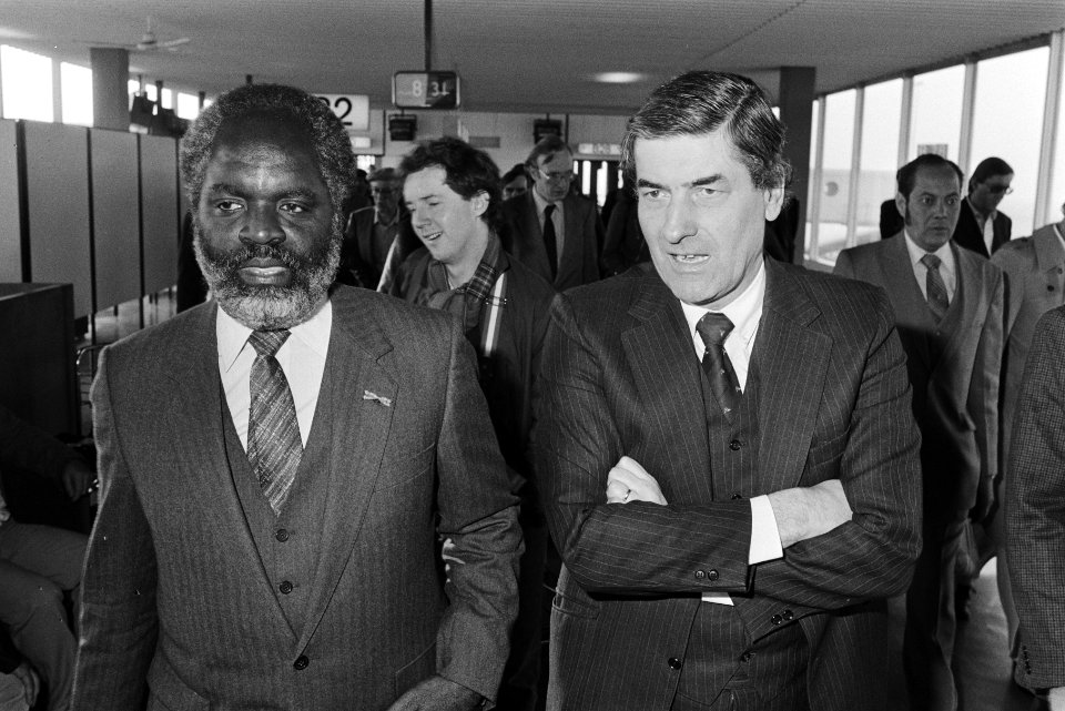 Don Martina (l) en premier Lubbers, Bestanddeelnr 932-5201