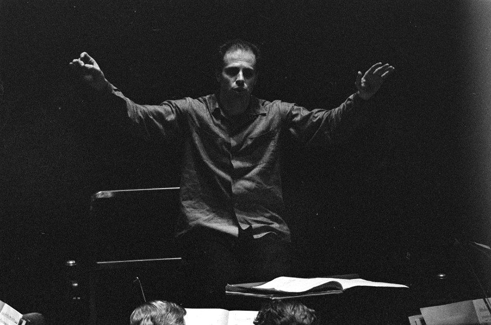 Donald Johanos gastdirigent Concertgebouworkest, tijdens de repetitie, Bestanddeelnr 914-8476
