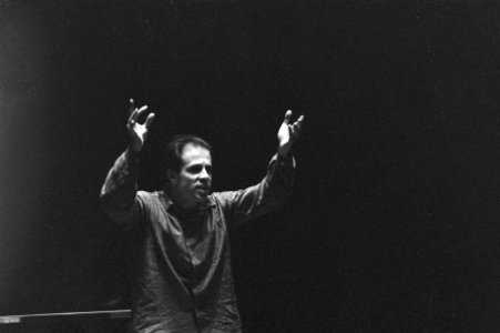 Donald Johanos gastdirigent Concertgebouworkest, tijdens de repetitie, Bestanddeelnr 914-8471