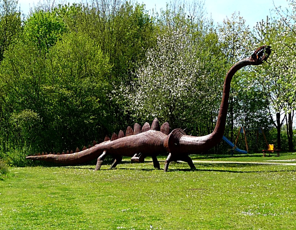 Dino-Skulptur Stadtpark Osterhofen