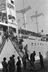 Dinsdagmorgen arriveerde te Tandjong Priok het m.s. „Waterman met aan boord afl, Bestanddeelnr 1666-5-1