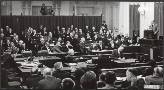 Dinsdagmiddag is de Tweede Kamer bijeen gekomen om de brief van de minister-pres, Bestanddeelnr 022-0356