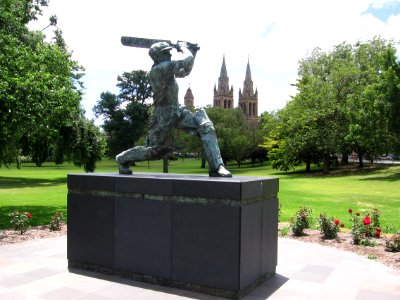 Don Bradman statue