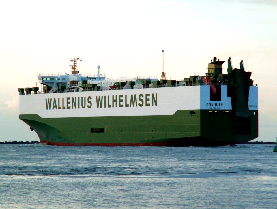 Don Juan - IMO 9082934 - Callsign SGIX photo3