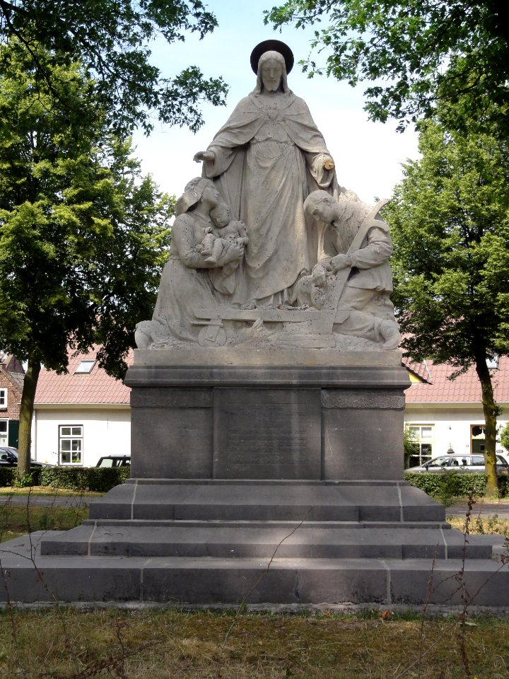 Dinther (Bernheze) Rijksmonument 520580 H.Hartbeeld