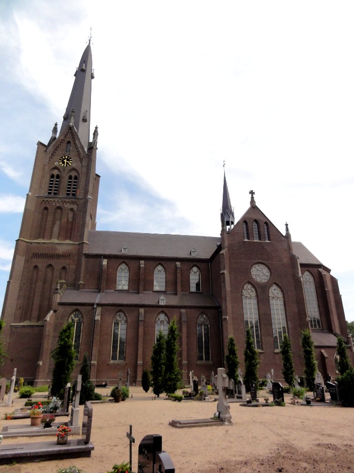 Dinther (Bernheze) Rijksmonument 520589 Servatiuskerk, zijkant