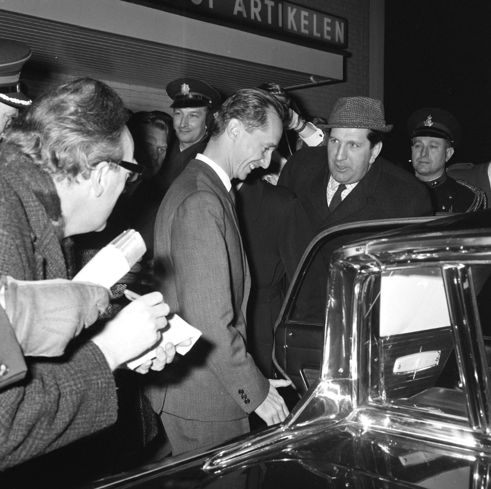 Don Carlos en Prins Xavier vanaf Schiphol naar Parijs teruggekeerd, Don Carlos, Bestanddeelnr 916-2785