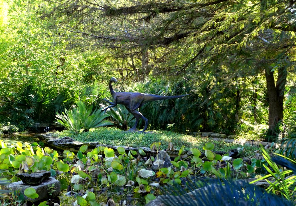 Dinosaur sculpture - Hartman Prehistoric Garden - Zilker Botanical Garden - Austin, Texas - DSC08891