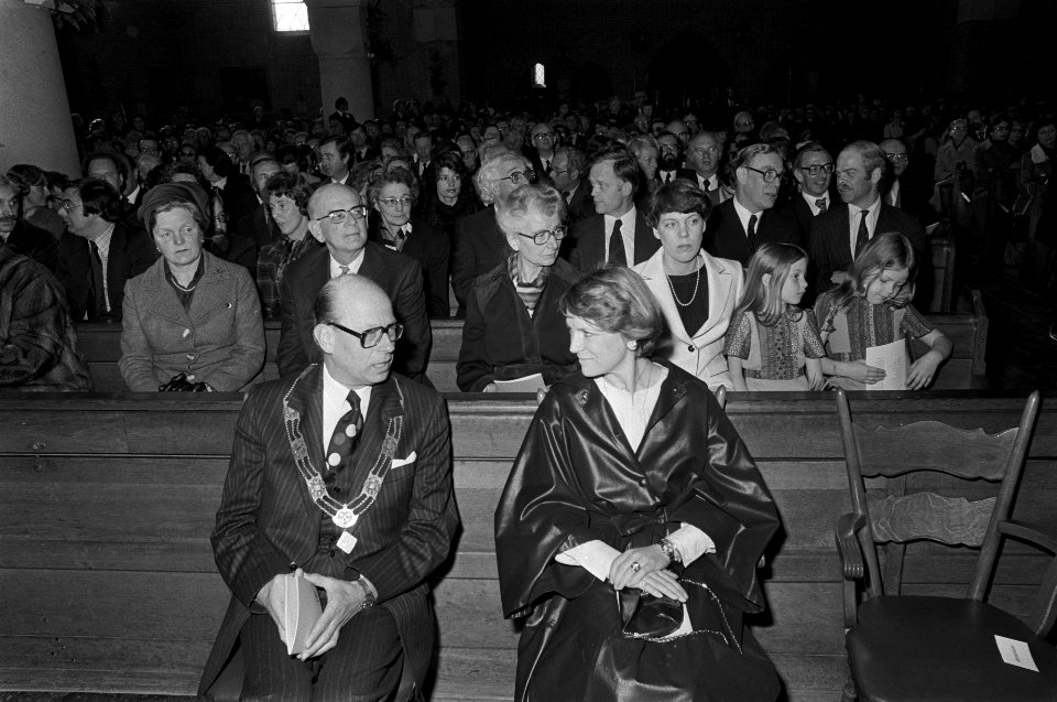 Don Helder Camara viert bisschopsjubileum in Leiden Prinses Irene tijdens de di, Bestanddeelnr 929-1399