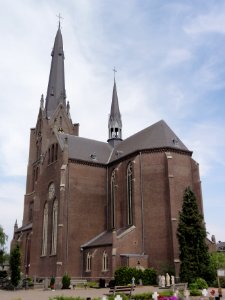 Dinther (Bernheze) Rijksmonument 520589 Servatiuskerk schuin van achteren