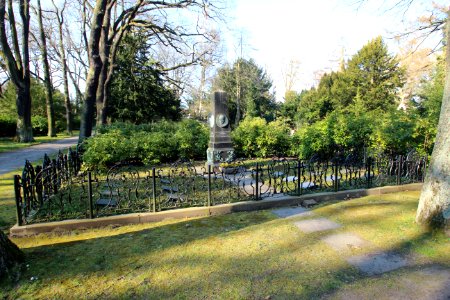 Ehrengrab Familiengrabstätte Henschel (Hauptfriedhof Kassel)