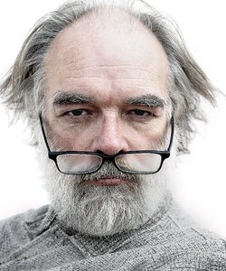 Glasses artist wrinkles