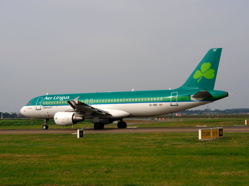 EI-DEF A320-214 Aer Lingus taxiing 13july2013 pic-003