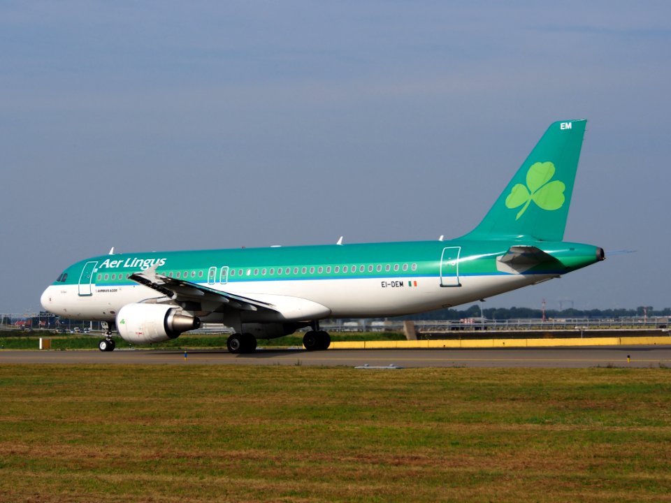 EI-DEM Aer Lingus Airbus A320-214 taxiing, 25august2013 pic-3
