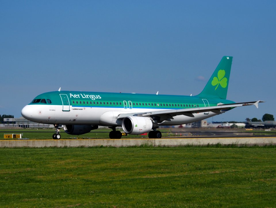 EI-CVA Airbus A320 of Air Lingus, taxiing at Schiphol (AMS - EHAM), The Netherlands, 18may2014, pic-1