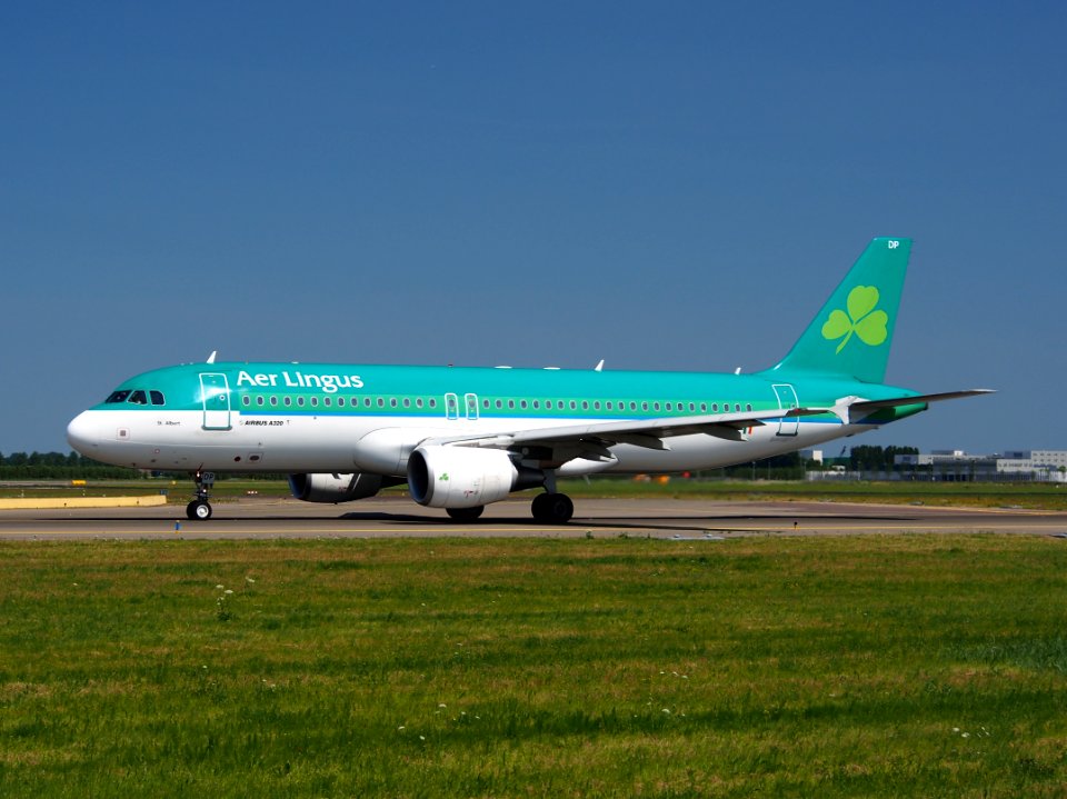 EI-EDP Aer Lingus Airbus A320-214 - cn 3781 taxiing 21July 2013 pic-002