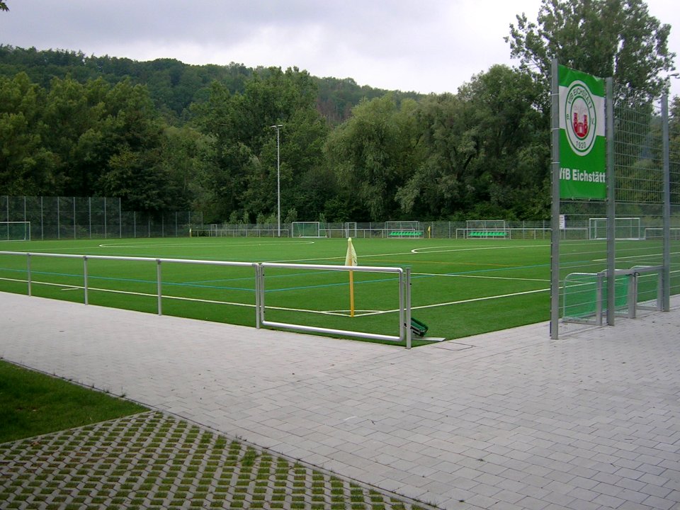 Eichstätt Schottenau -Kunstrasenplatz Spielfeld (2018-07 1)