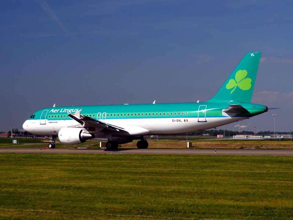 EI-DVL Aer Lingus Airbus A320 taxiing at Schiphol (AMS - EHAM), The Netherlands, 17may2014, pic-4