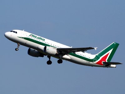 EI-EID Alitalia Airbus A320 takeoff from Schiphol (AMS - EHAM), The Netherlands, 18may2014, pic-1