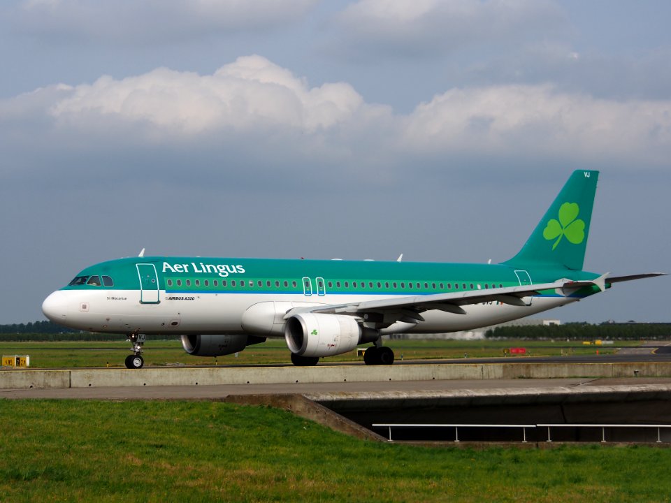 EI-DVJ Aer Lingus Airbus A320-214 - cn 3857 taxiing 14july2013 pic-002