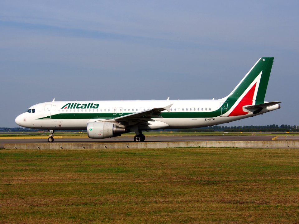 EI-DTM Alitalia Airbus A320-216 - cn 4119 taxiing, 25august2013 pic-4