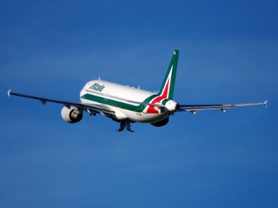EI-DSB Alitalia Airbus A320-216 takeoff from Schiphol (AMS - EHAM), The Netherlands, 11june2014, pic-5