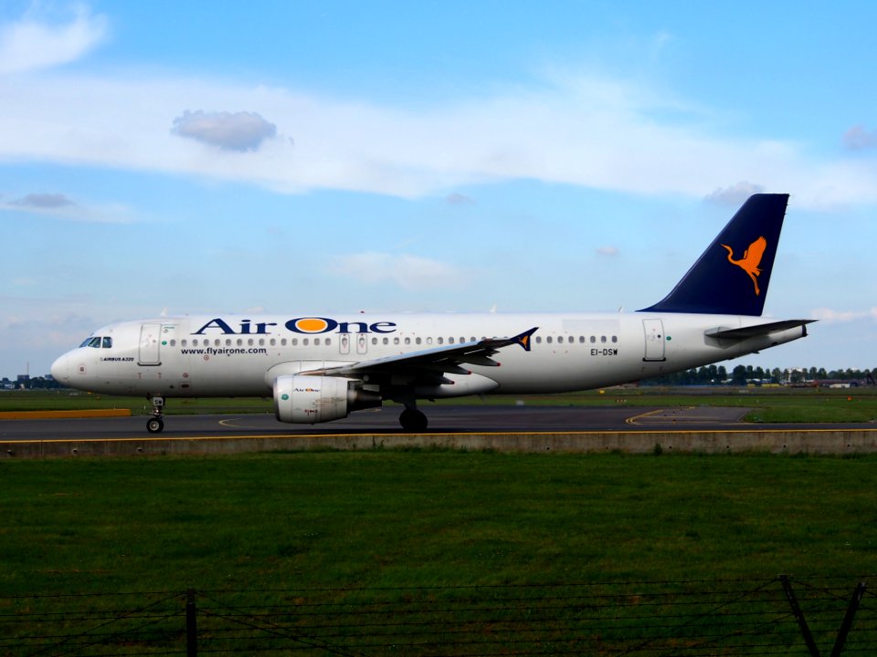 EI-DSW Air One Airbus A320-216 taxiing at Schiphol (AMS - EHAM), The Netherlands, 18may2014, pic-3