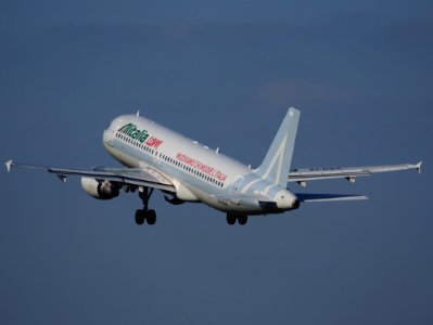 EI-DSA at Schiphol (AMS - EHAM), The Netherlands, 16may2014, pic-2