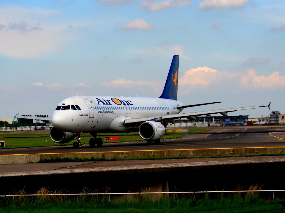 EI-DSW Air One Airbus A320-216 taxiing at Schiphol (AMS - EHAM), The Netherlands, 18may2014, pic-1