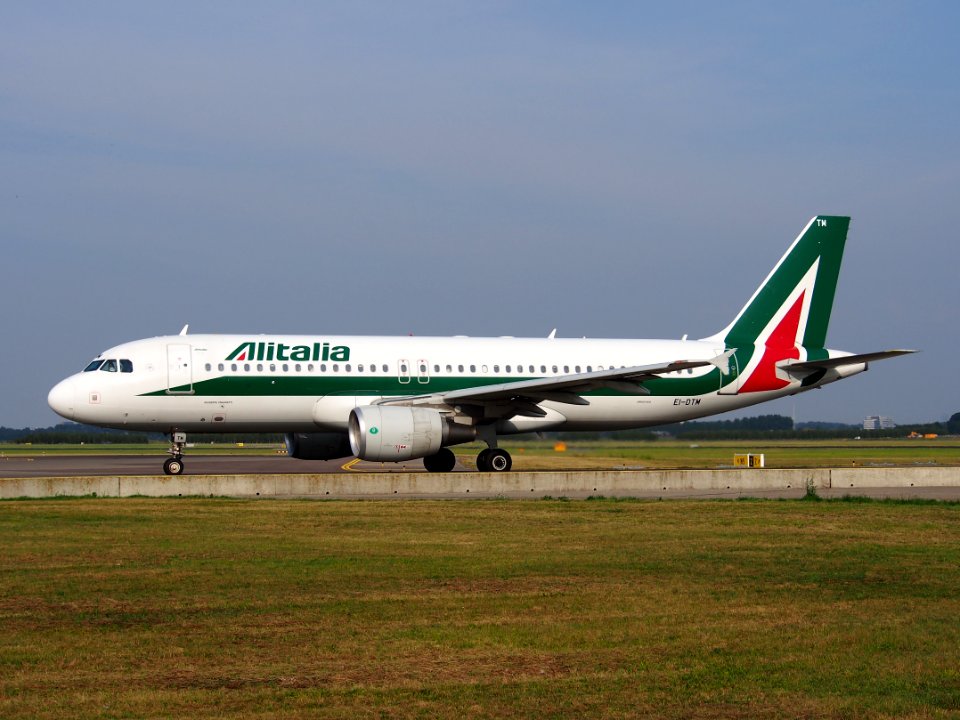 EI-DTM Alitalia Airbus A320-216 - cn 4119 taxiing, 25august2013 pic-3
