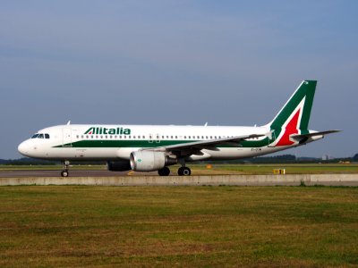 EI-DTM Alitalia Airbus A320-216 - cn 4119 taxiing, 25august2013 pic-3