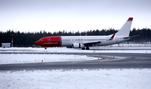 EI-FHL Oulu Airport 20160326 02