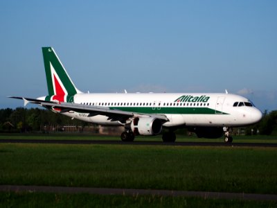 EI-DSJ, landing at Schiphol (AMS - EHAM), The Netherlands, 06May2014 pic2