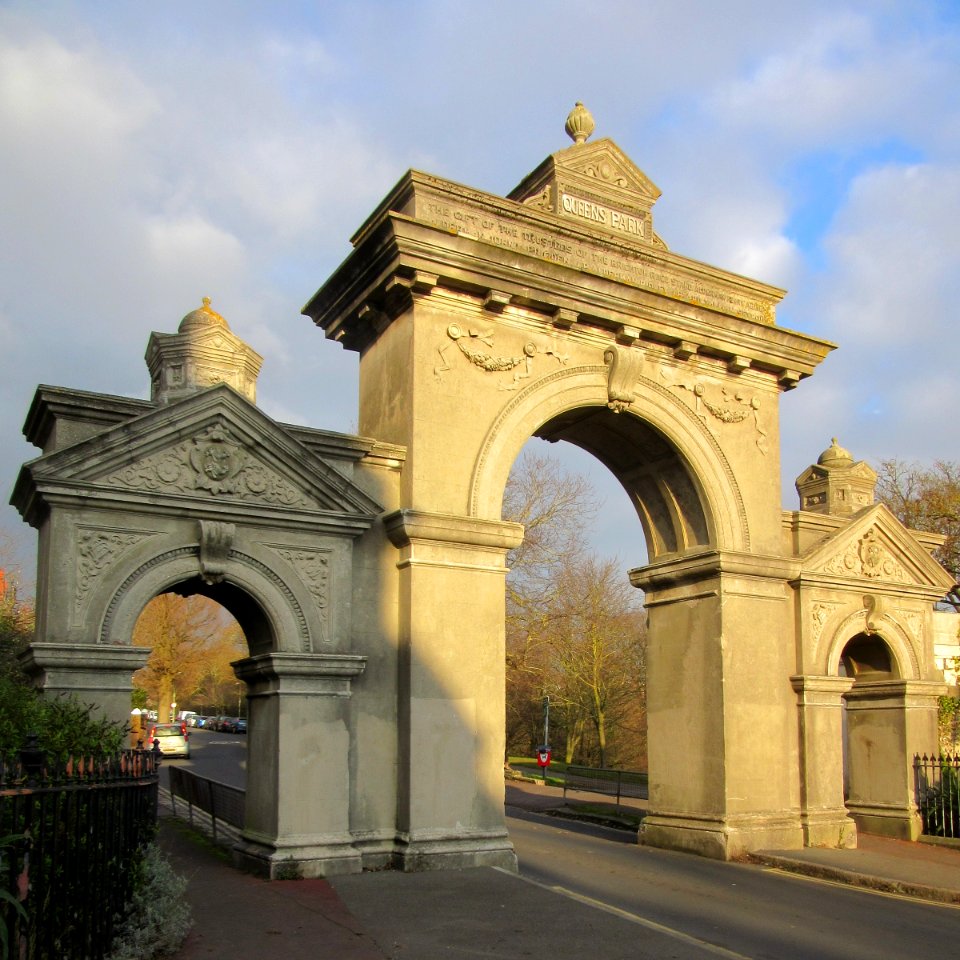 Egremont Gate, Egremont Place, Queen's Park, Brighton (NHLE Code 1380496) (December 2016) (1)