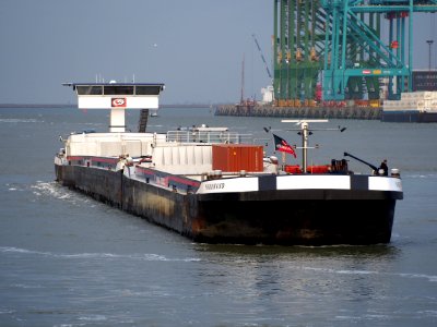 Eiger (ship, 2000), ENI 02324957 & Nordwand (ship, 2000), ENI 02324957, Port of Antwerp pic5