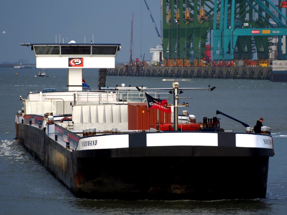 Eiger (ship, 2000), ENI 02324957 & Nordwand (ship, 2000), ENI 02324957, Port of Antwerp pic4