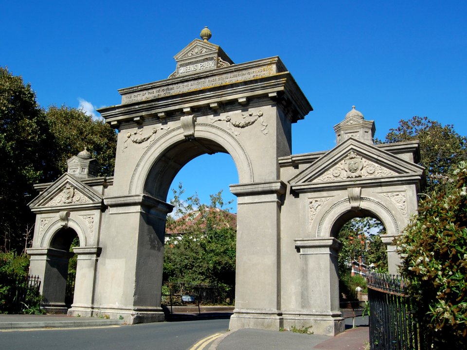Egremont Gate, Egremont Place, Queen's Park, Brighton (NHLE Code 1380496) (September 2018) (2)