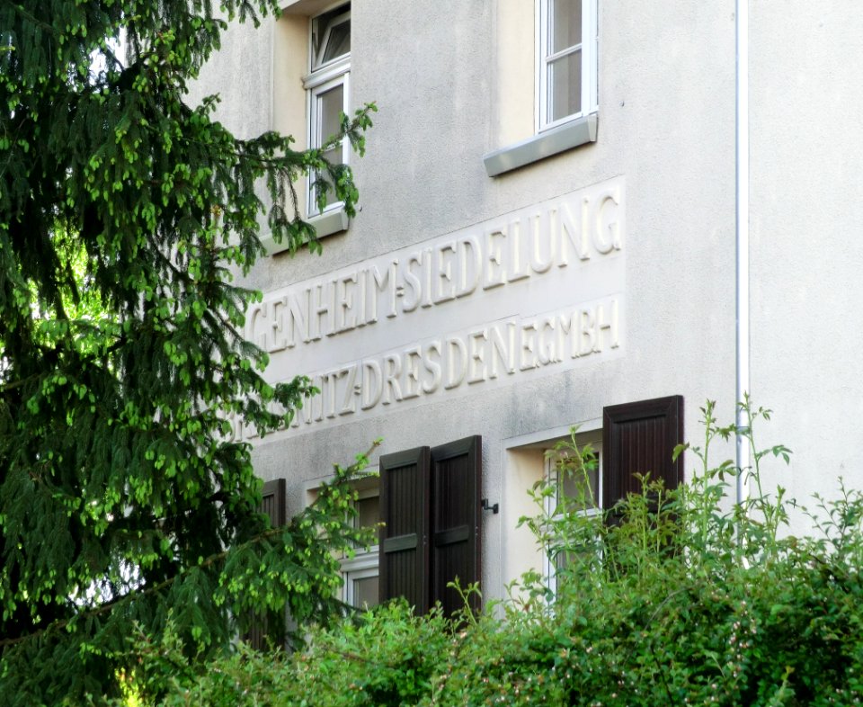 Eigenheim-Siedlung Briesnitz-Dresden eGmbH - Zschonerallee 1