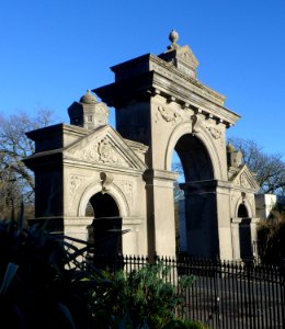 Egremont Gate, Egremont Place, Queen's Park, Brighton (NHLE Code 1380496) (January 2014) (1)