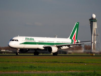 EI-IXH Alitalia Airbus A321-112 - cn 940 takeoff from Polderbaan, Schiphol (AMS - EHAM) at sunset, pic1