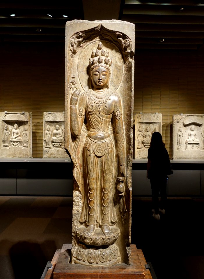 Ekadasamukha (eleven-faced Avalokitesvara) in a niche, 2 of 2, Baoqingsi temple, Xi'an, Shaanxi province, China, Tang dynasty, 700s AD, limestone - Tokyo National Museum - Tokyo, Japan - DSC08725