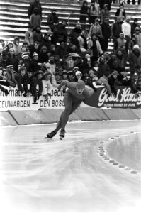 EK schaatsen Deventer Piet Kleine in actie, Bestanddeelnr 930-0820