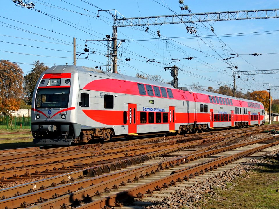 EJ575-007, Литва, Вильнюсский уезд, станция Лянтварис (Trainpix 113966)
