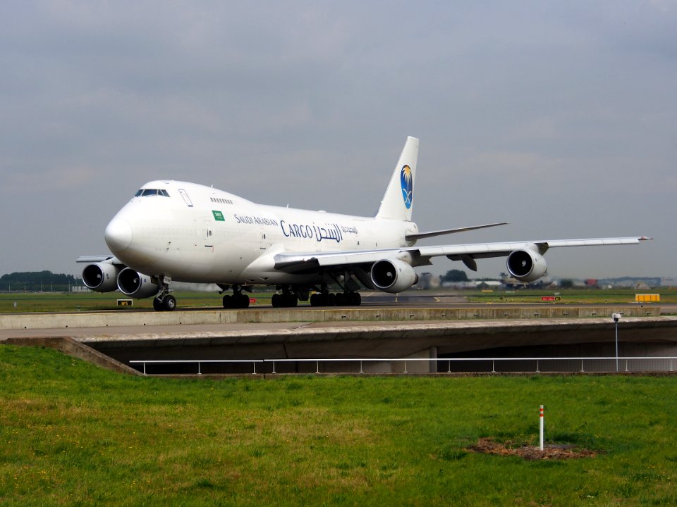 EK74799 Saudi Arabian Airlines Boeing 747-281B(SF) - cn 24399 taxiing 14july2013 pic-004