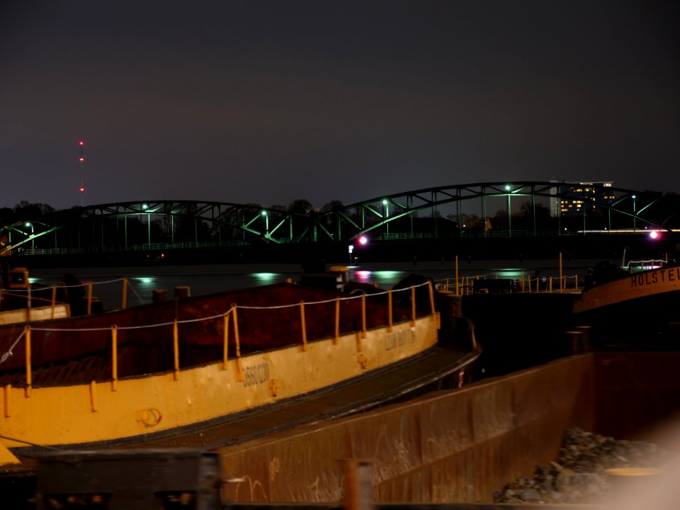 Eiswerderbrücke from north at night