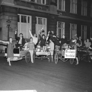 Eindexamen van de Amsterdamse Toneelschool , drie van de zeven geslaagden op de , Bestanddeelnr 916-4901