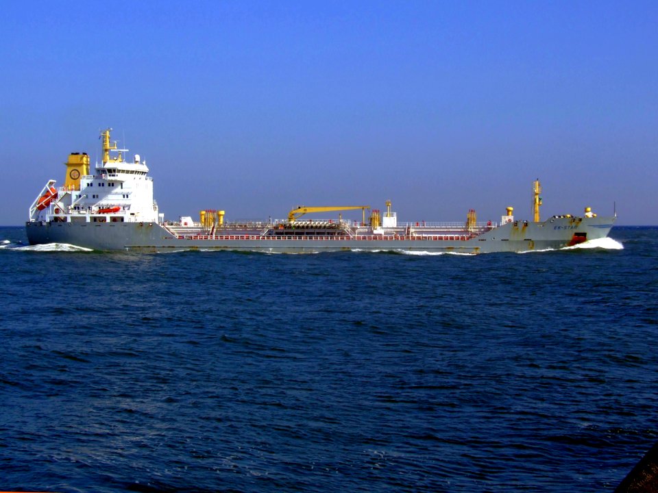 EK-Star p3 approaching Port of Rotterdam, Holland 19-Apr-2007